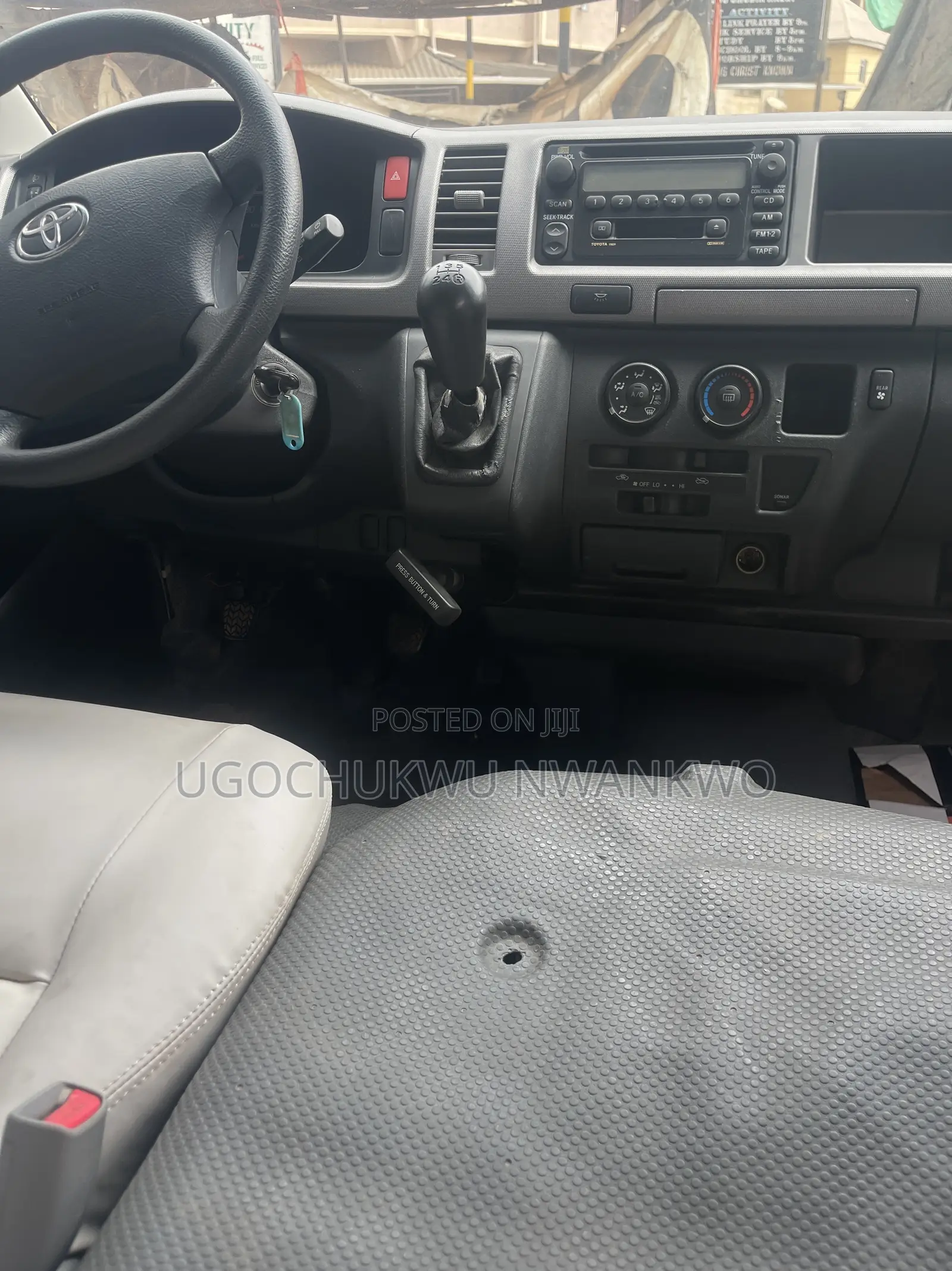 Toyota HiAce 2015 White