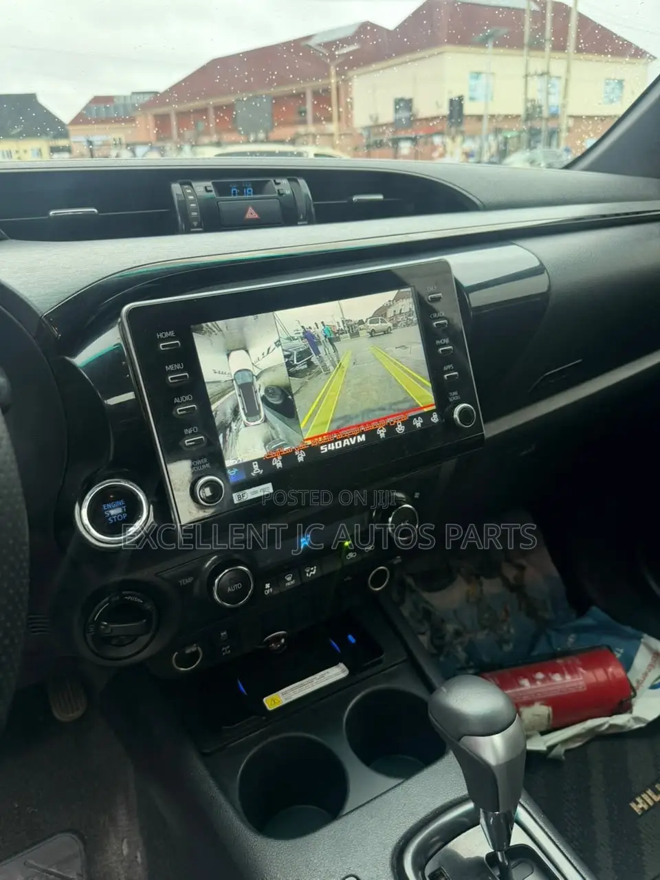 Toyota Hilux 2021 White