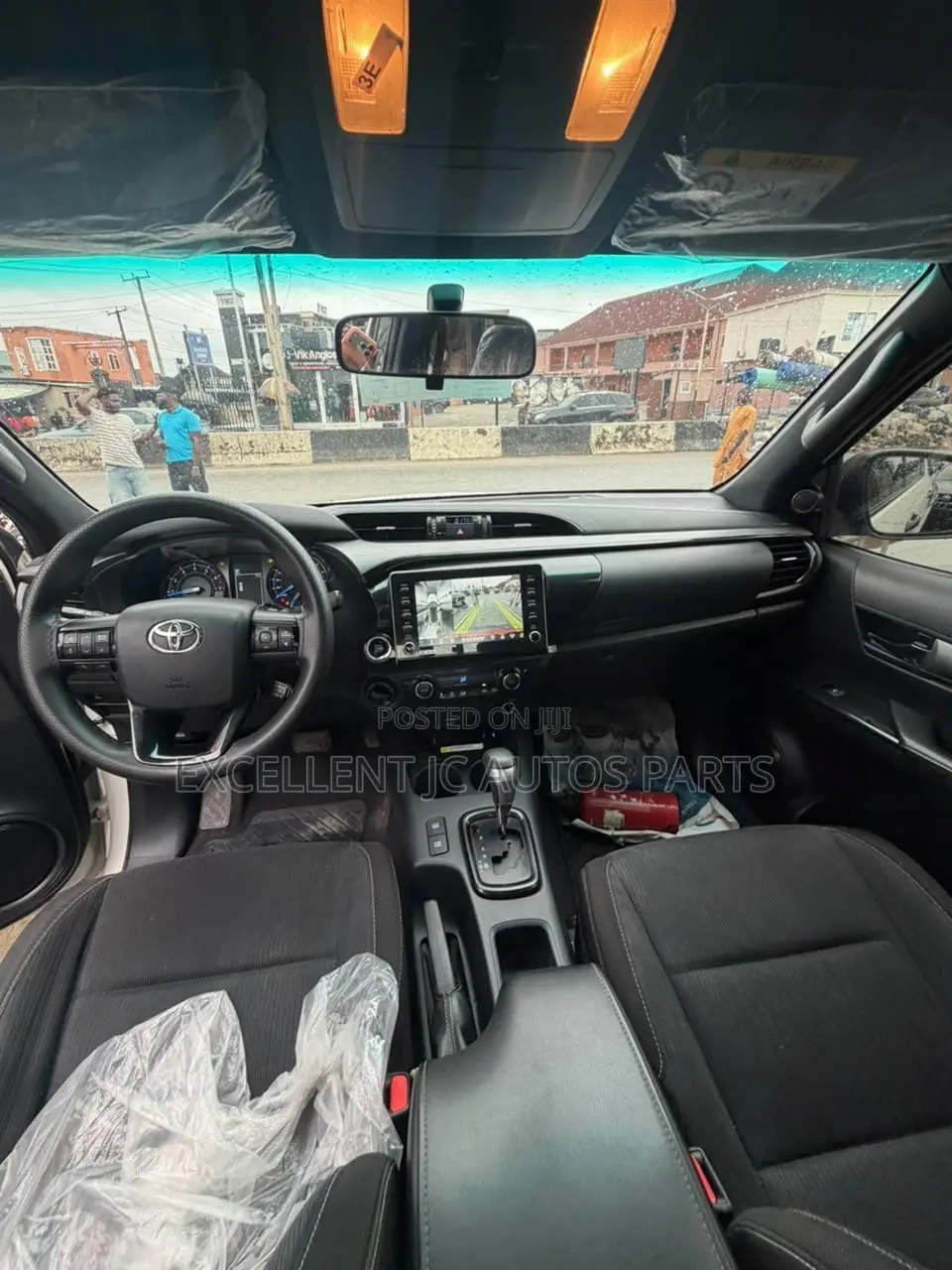 Toyota Hilux 2021 White