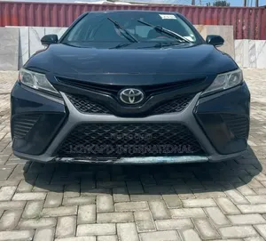 Toyota Camry SE (2.5L 4cyl 8A) 2019 Black