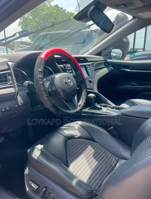 Toyota Camry SE (2.5L 4cyl 8A) 2019 Black