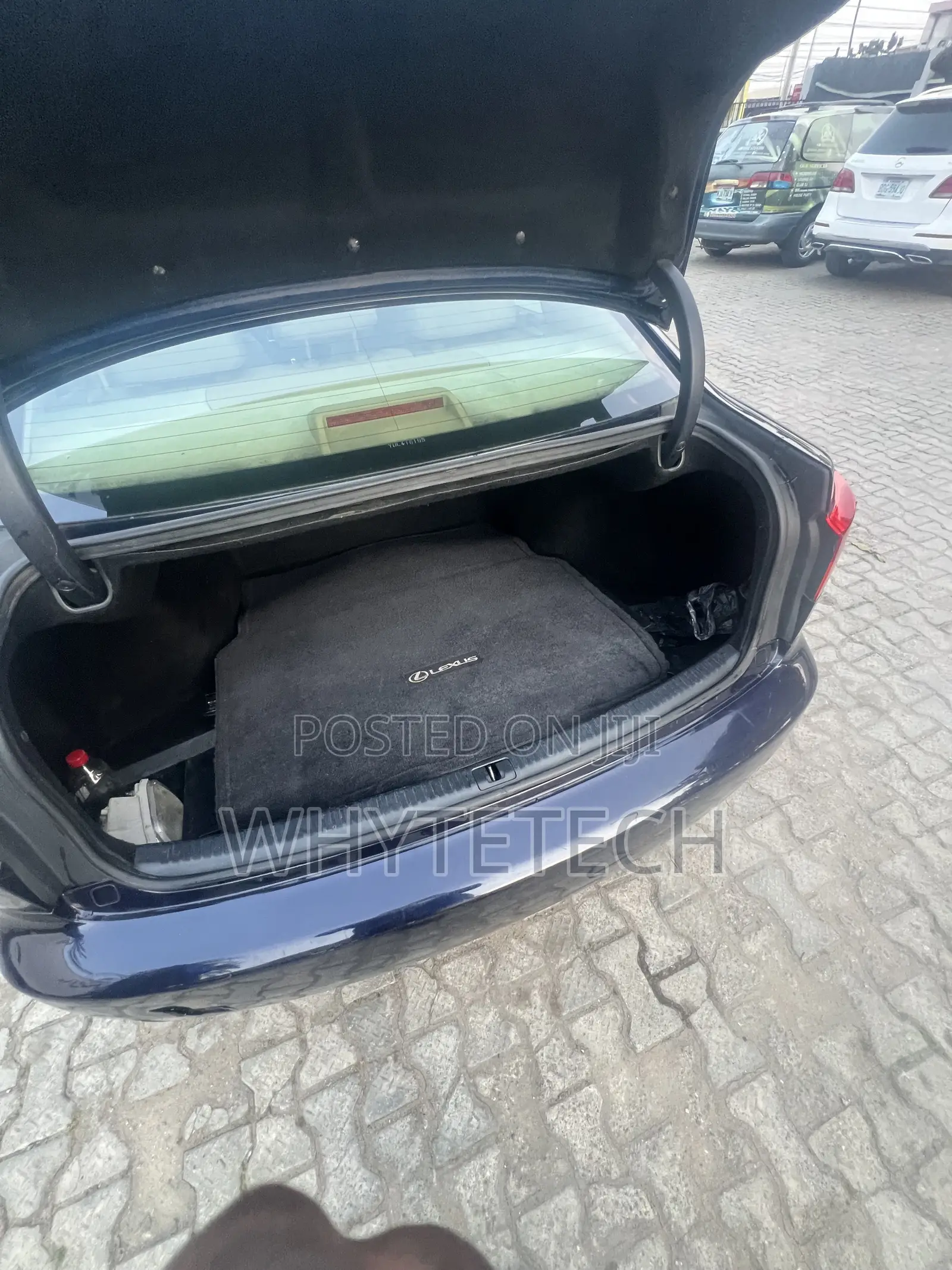 Lexus IS 2009 Blue