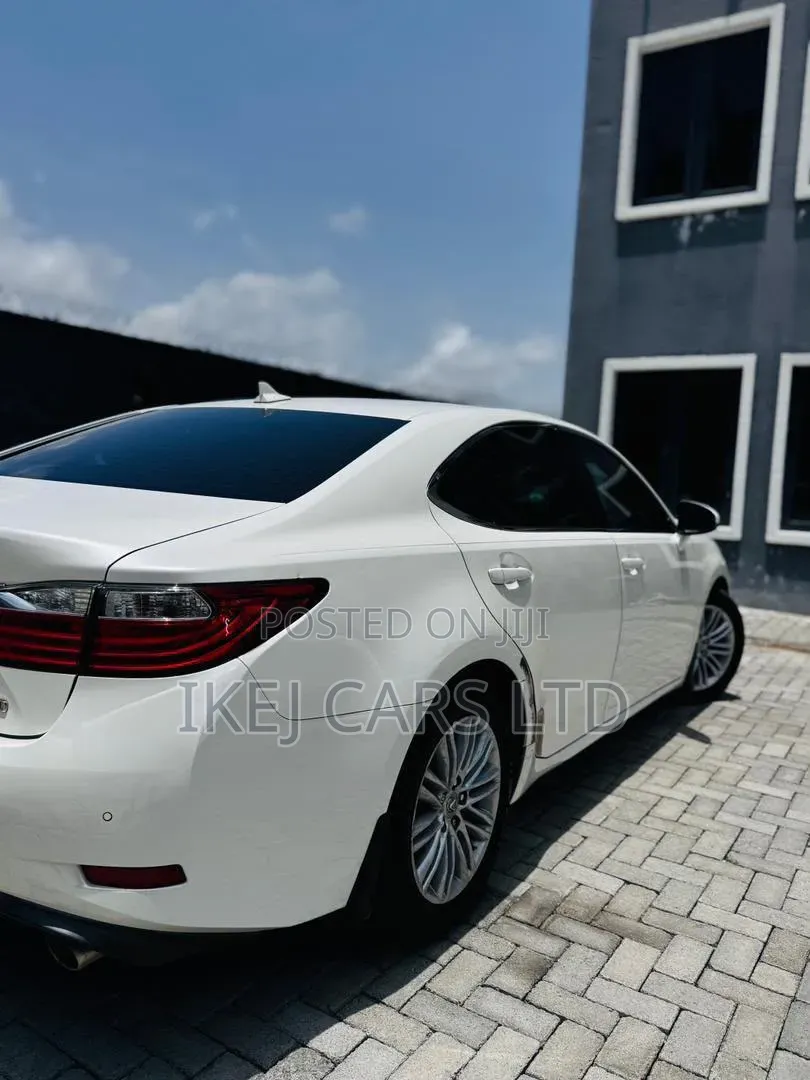 Lexus ES 2013 White