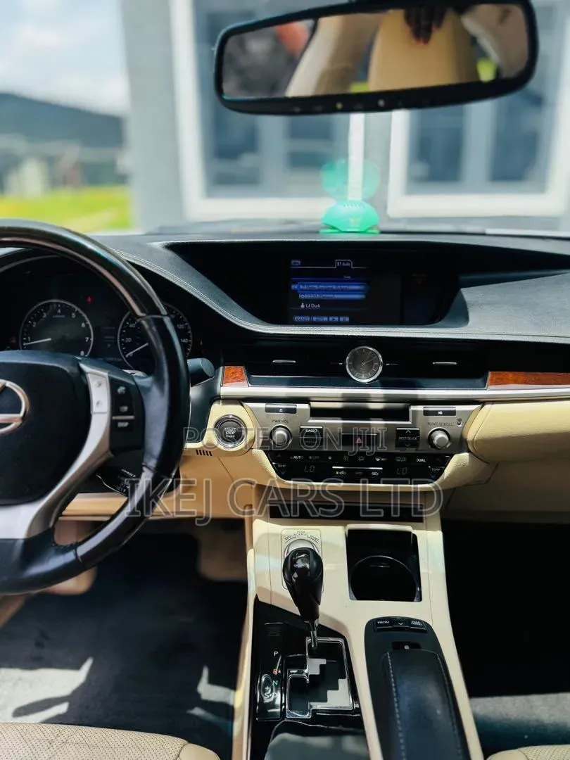 Lexus ES 2013 White