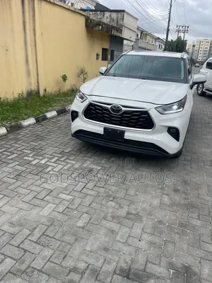 Toyota Highlander XLE 2021 White