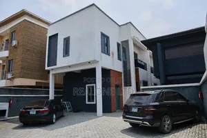 1bdrm Apartment in Lekki Phase 1 for rent