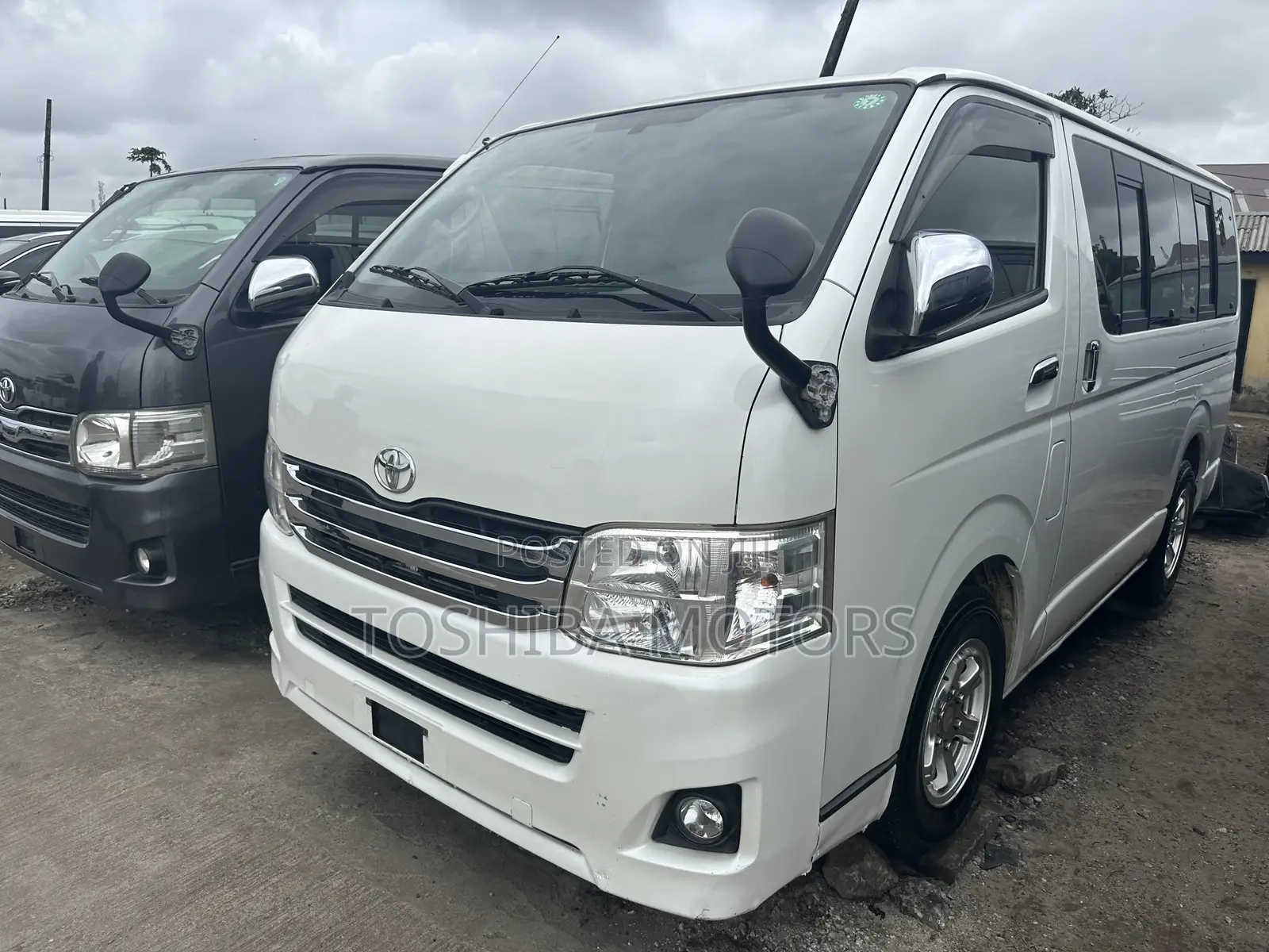 Toyota HiAce 2013 White