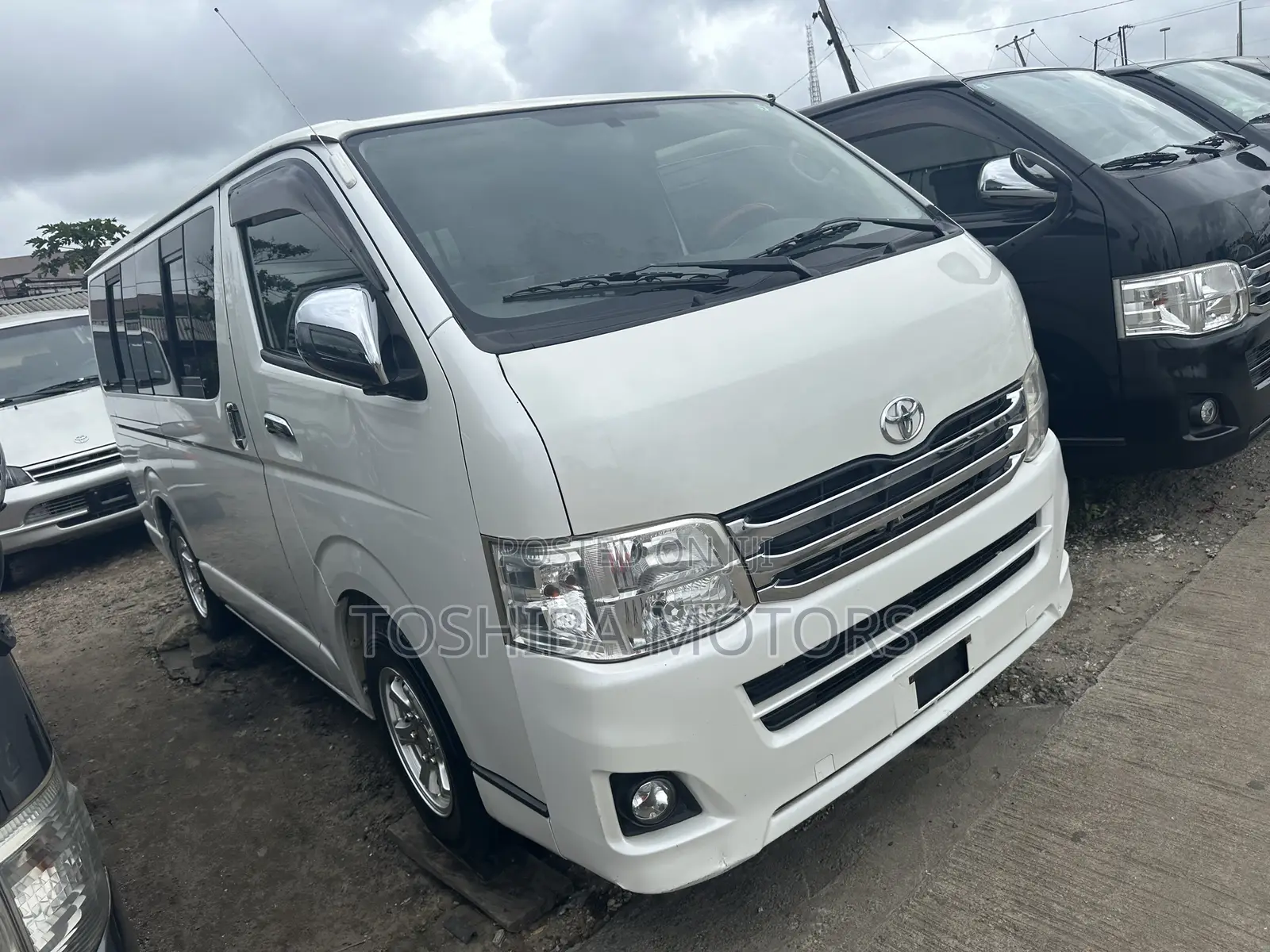 Toyota HiAce 2013 White