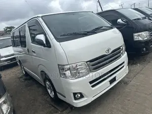 Toyota HiAce 2013 White
