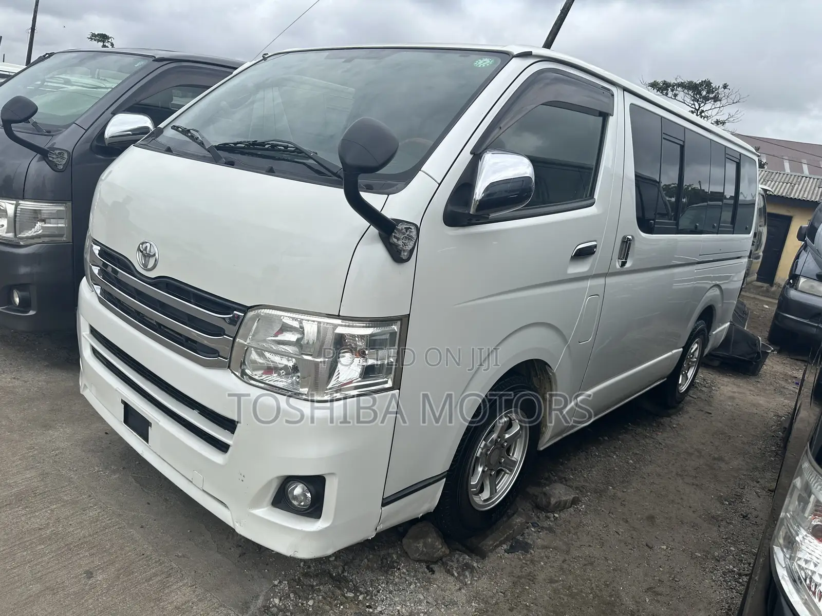 Toyota HiAce 2013 White