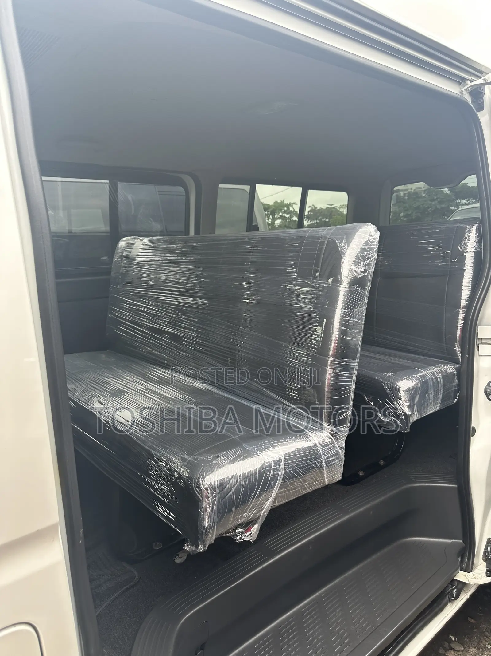 Toyota HiAce 2013 White