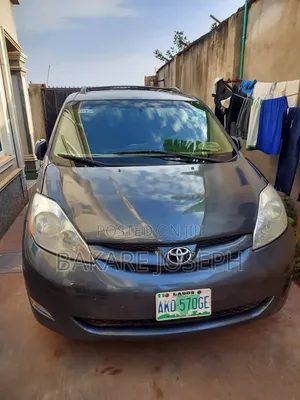 Toyota Sienna LE AWD 2006 Gray