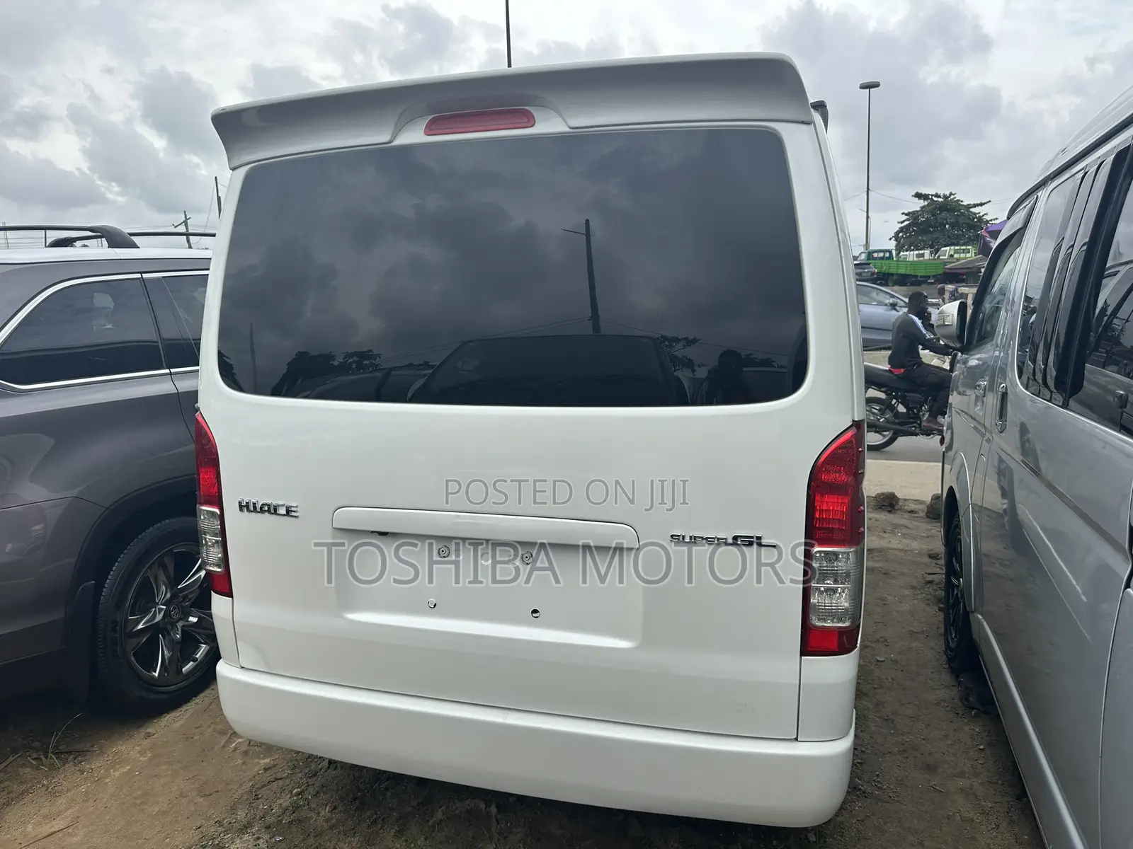 Toyota HiAce 2014 White
