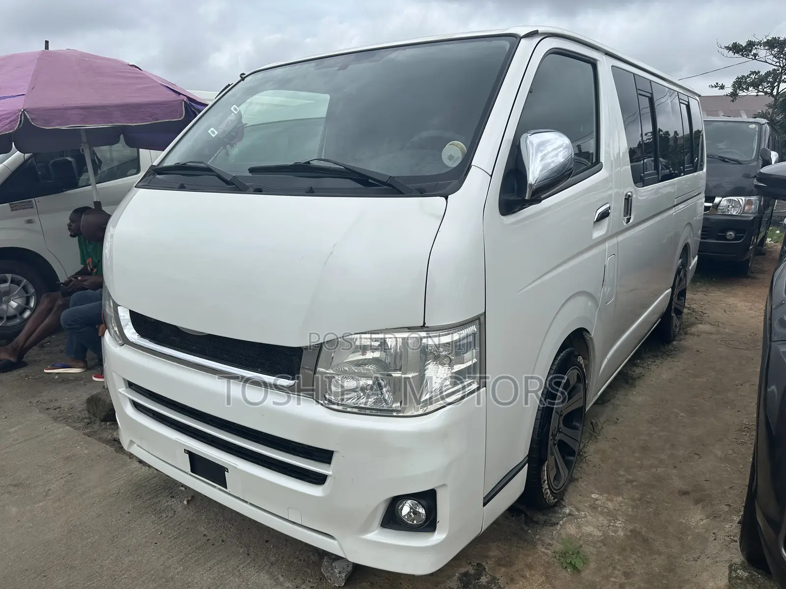 Toyota HiAce 2014 White