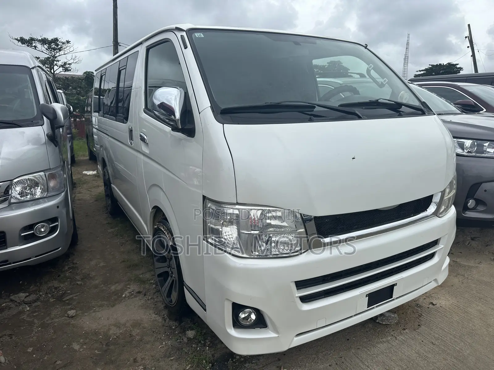 Toyota HiAce 2014 White