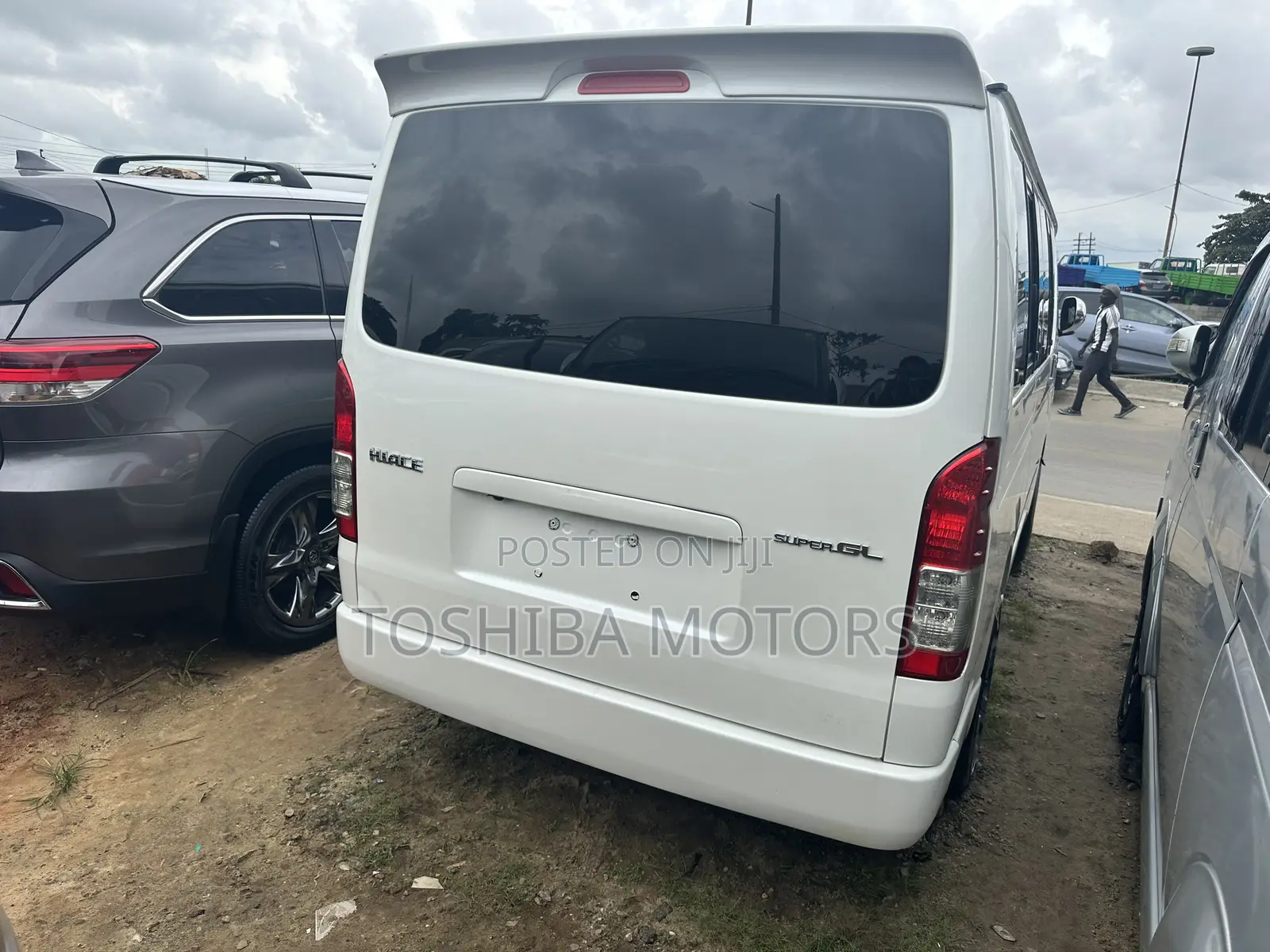 Toyota HiAce 2014 White