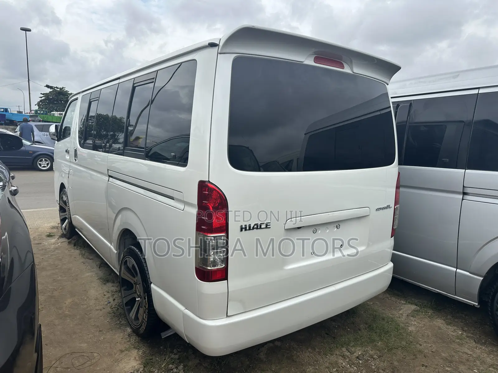 Toyota HiAce 2014 White