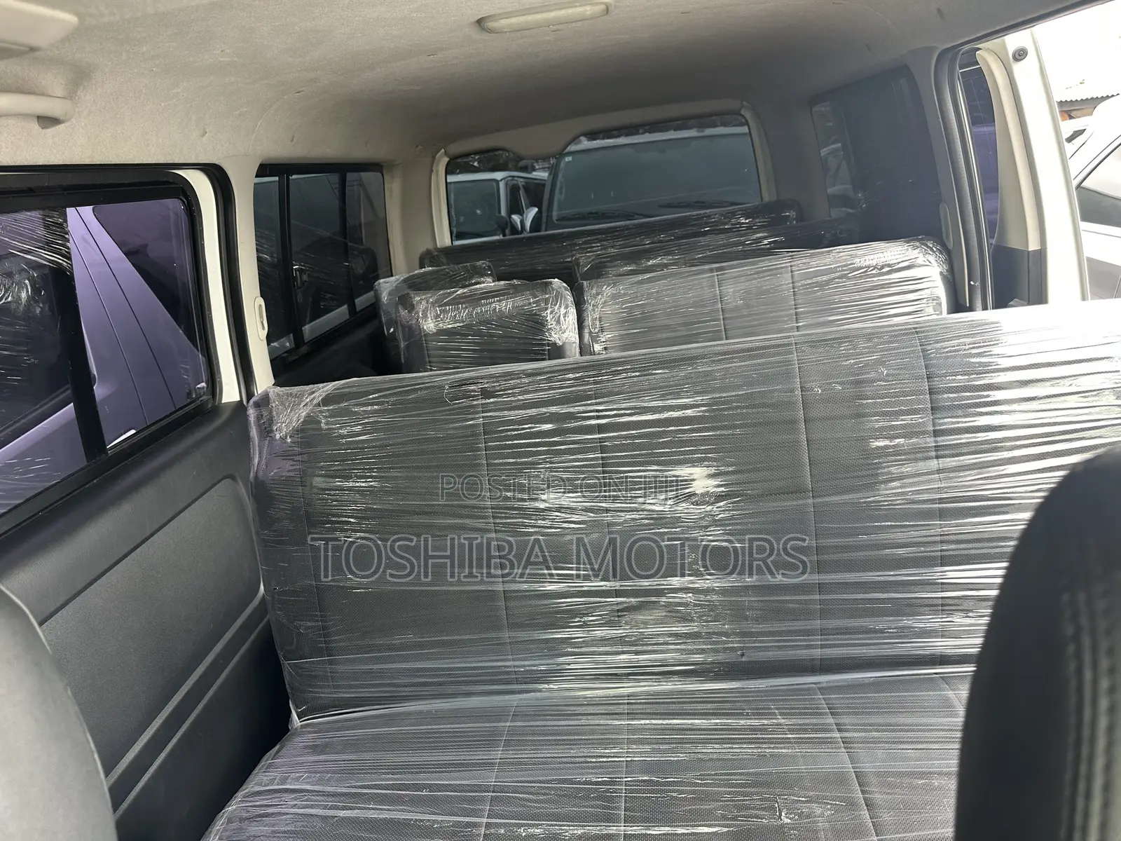 Toyota HiAce 2014 White