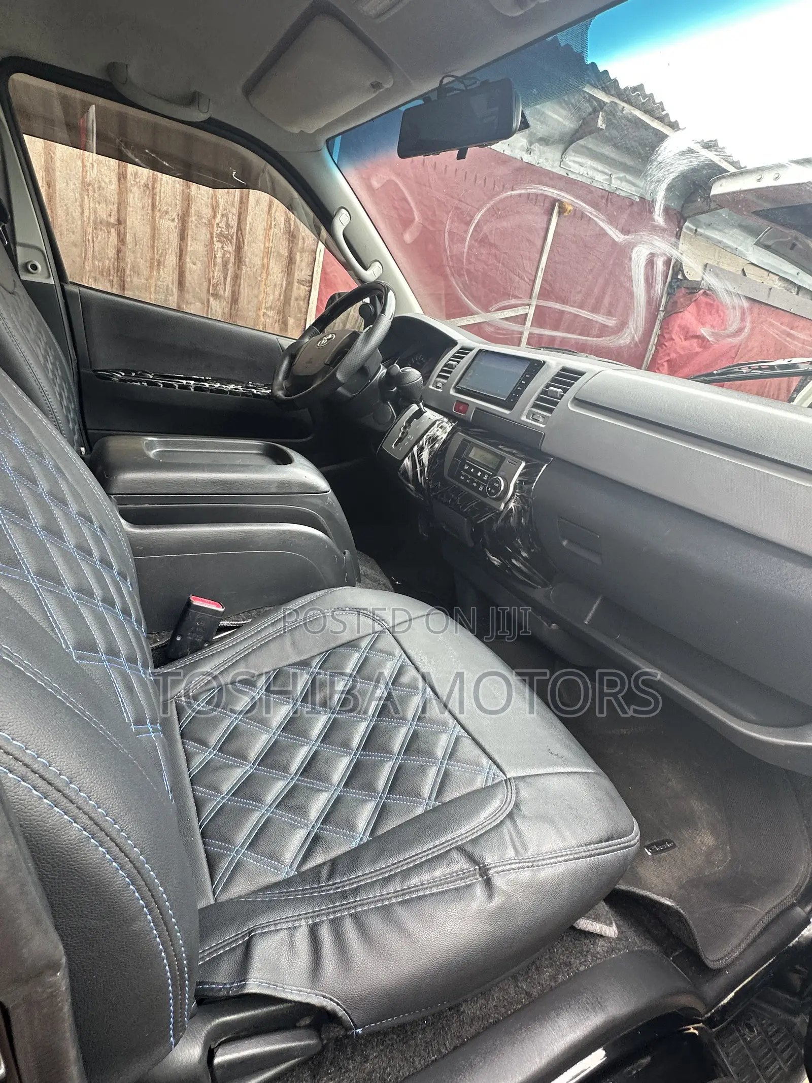 Toyota HiAce 2015 Black