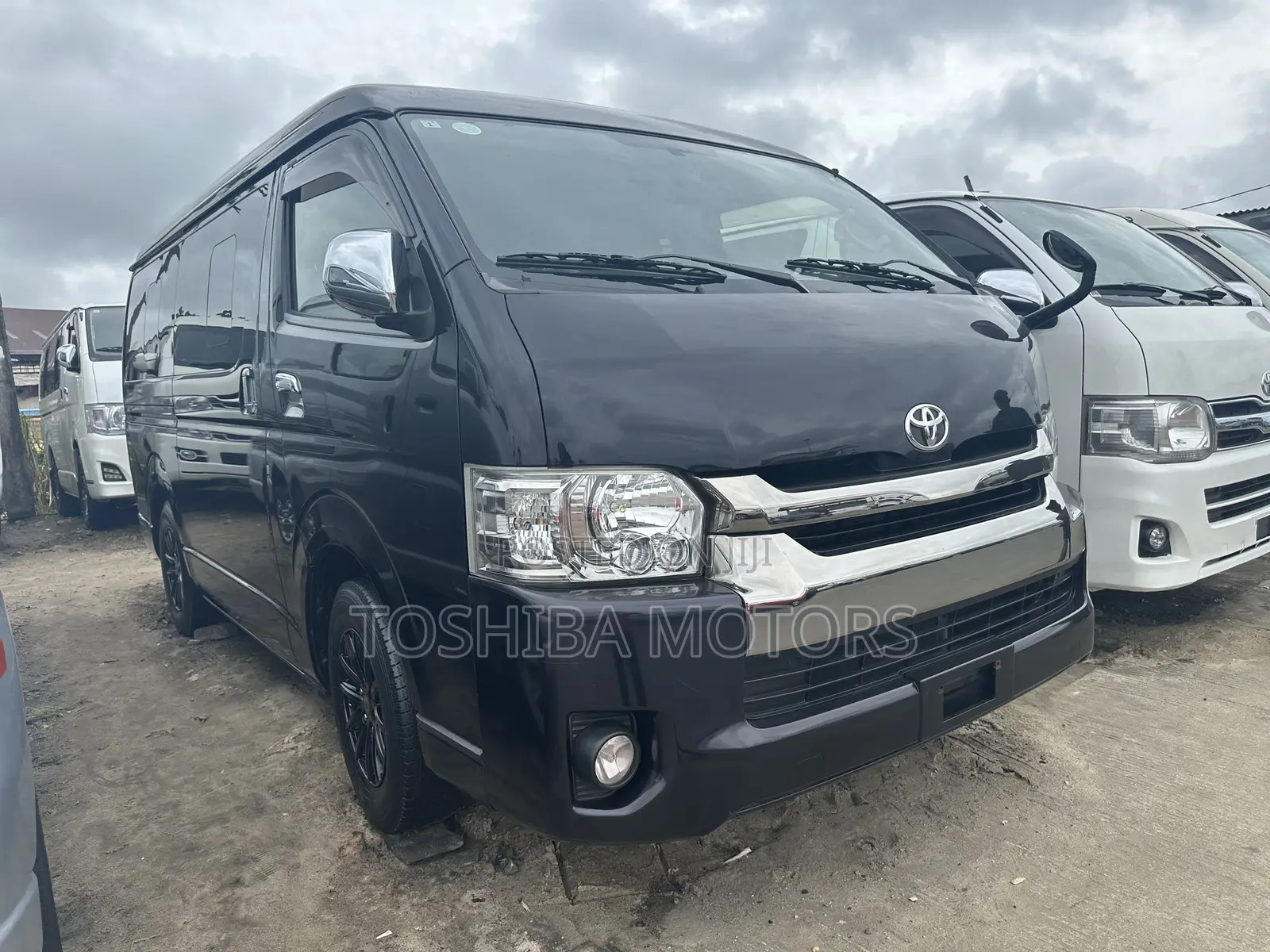 Toyota HiAce 2015 Black