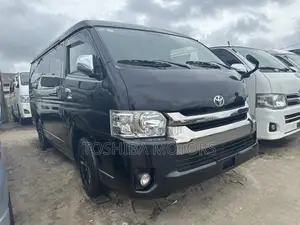 Toyota HiAce 2015 Black