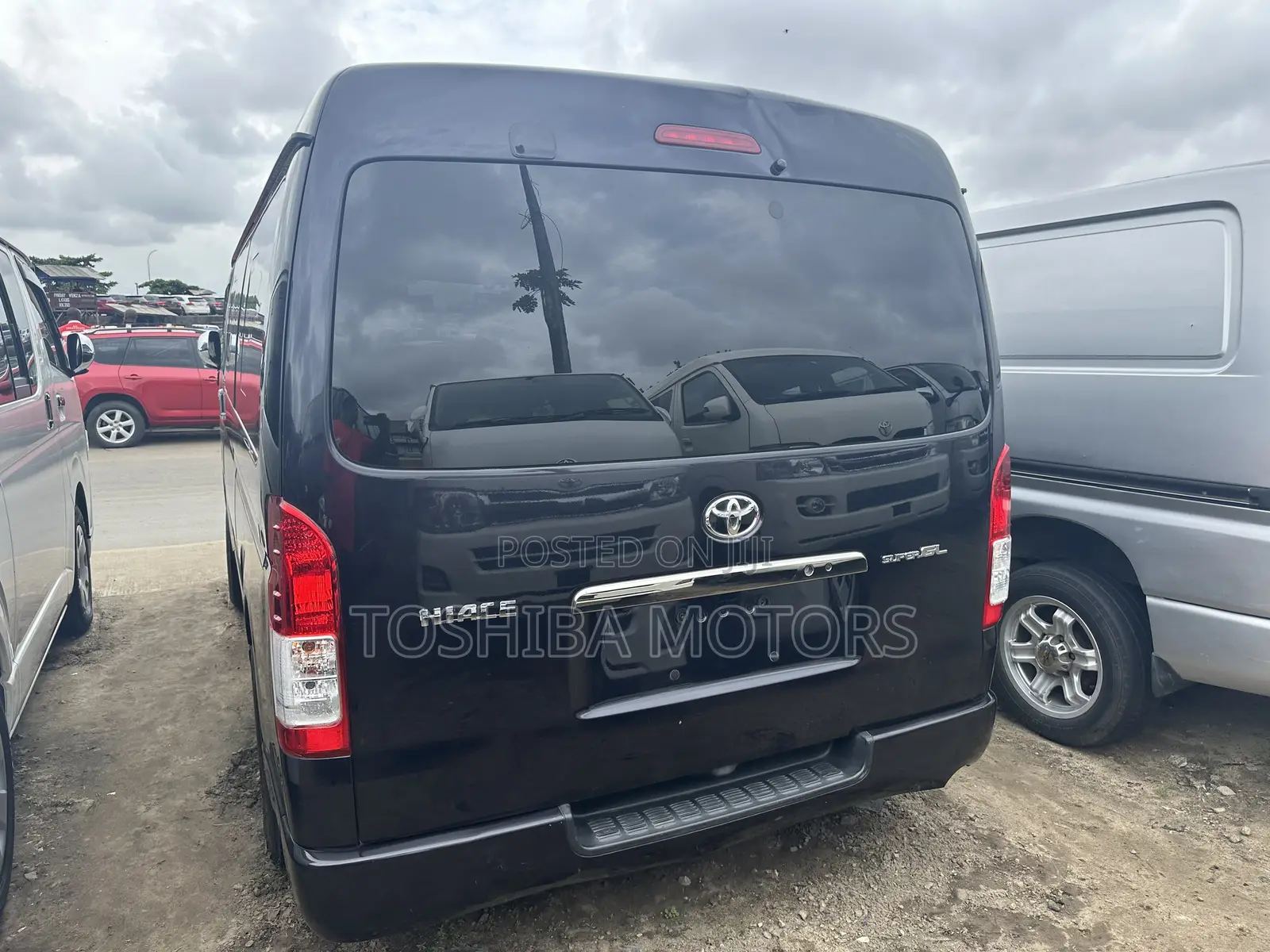 Toyota HiAce 2015 Black