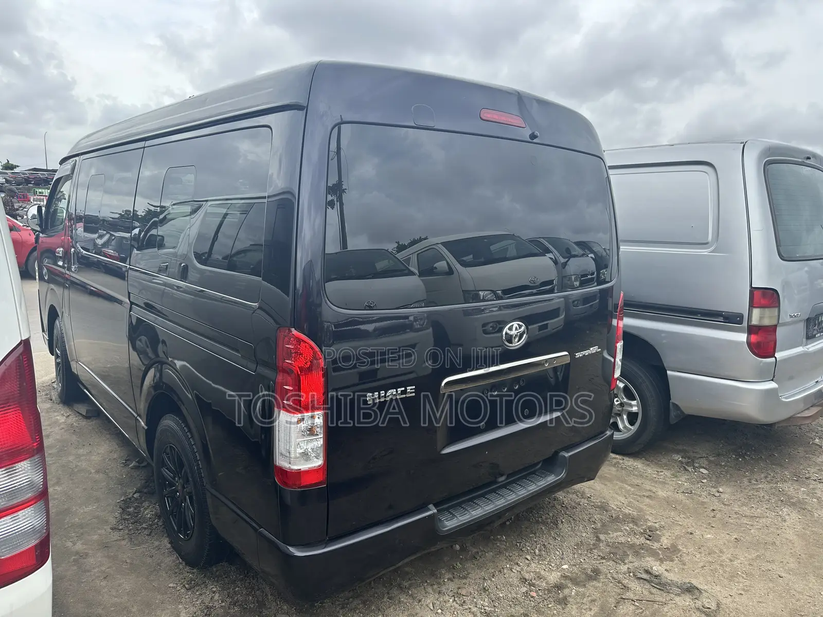 Toyota HiAce 2015 Black