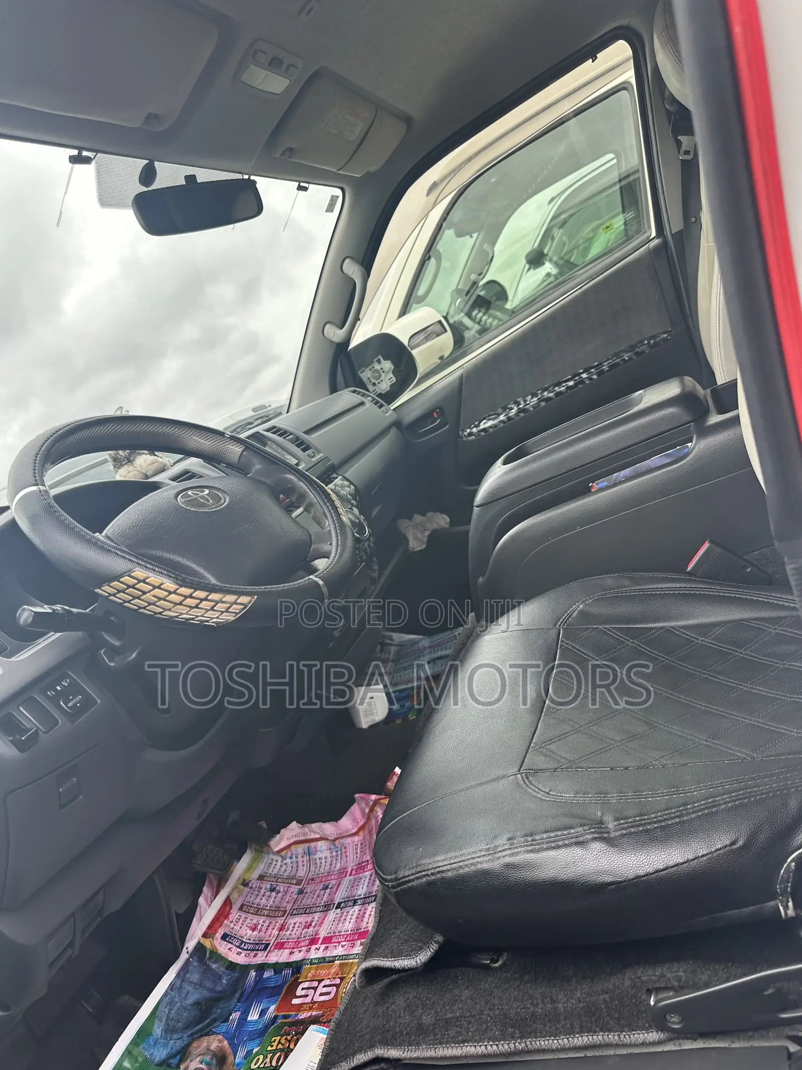 Toyota HiAce 2013 White