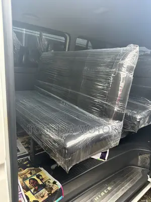 Toyota HiAce 2013 White