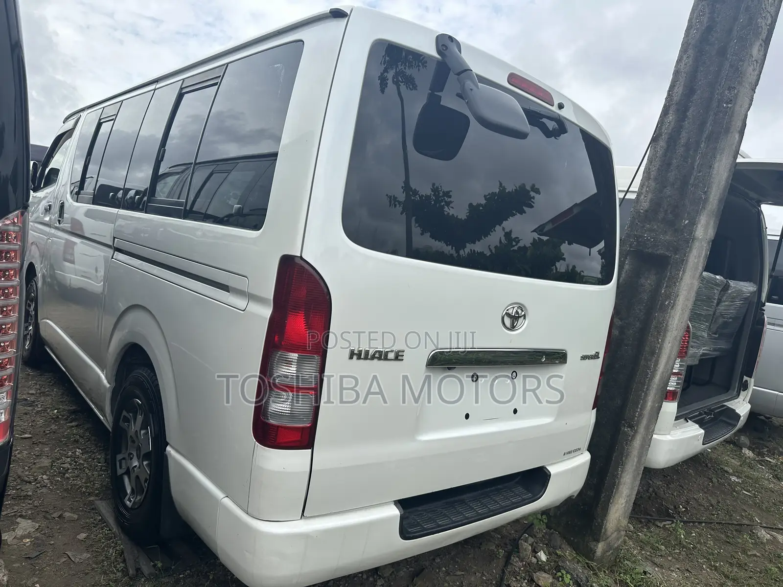 Toyota HiAce 2013 White