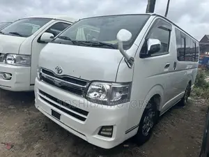 Toyota HiAce 2013 White