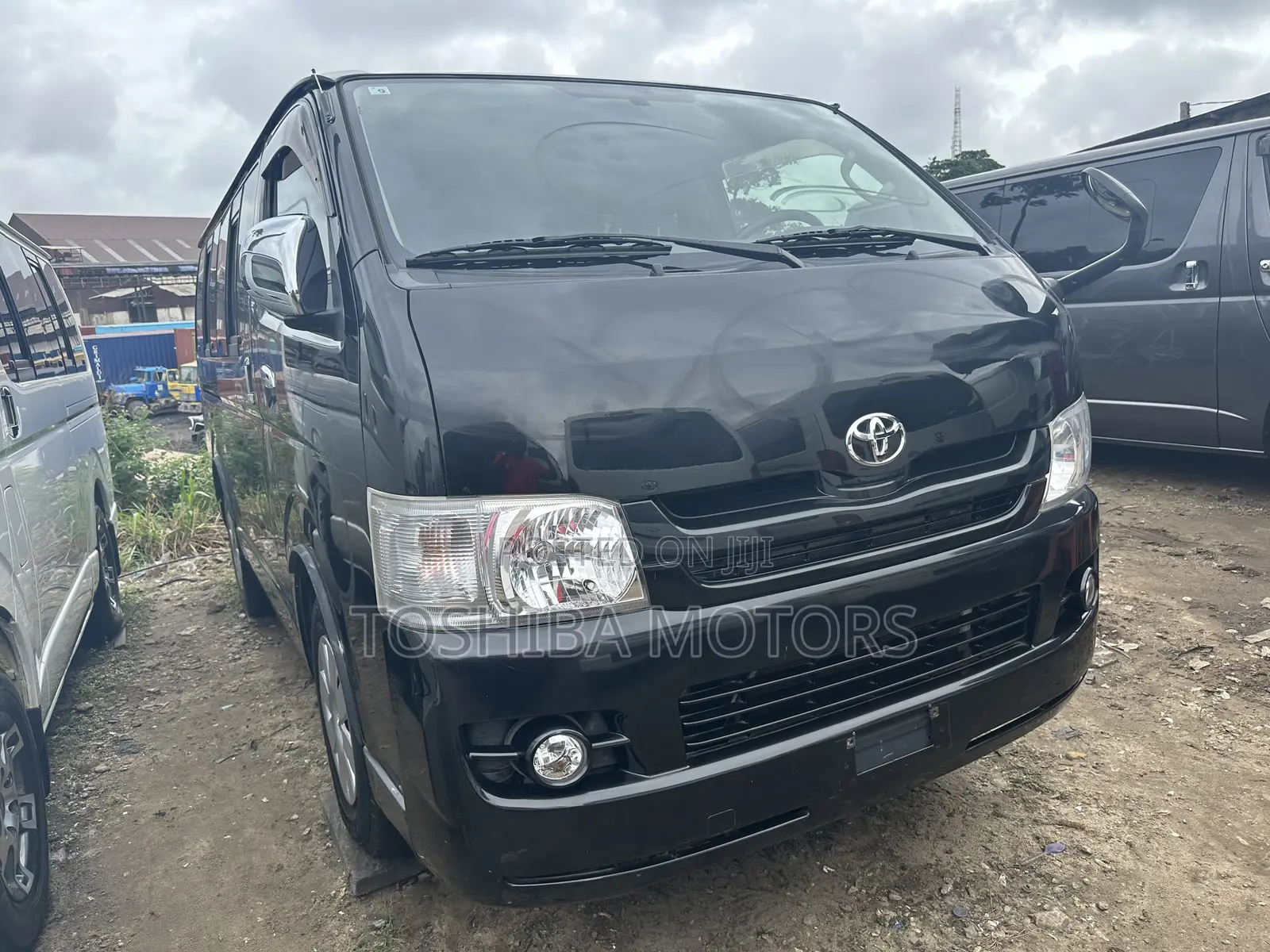 Toyota HiAce 2015 Black