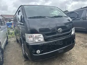 Toyota HiAce 2015 Black