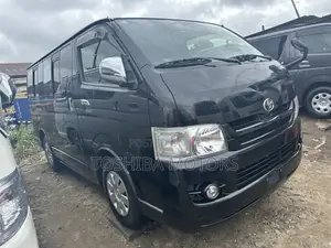 Toyota HiAce 2015 Black