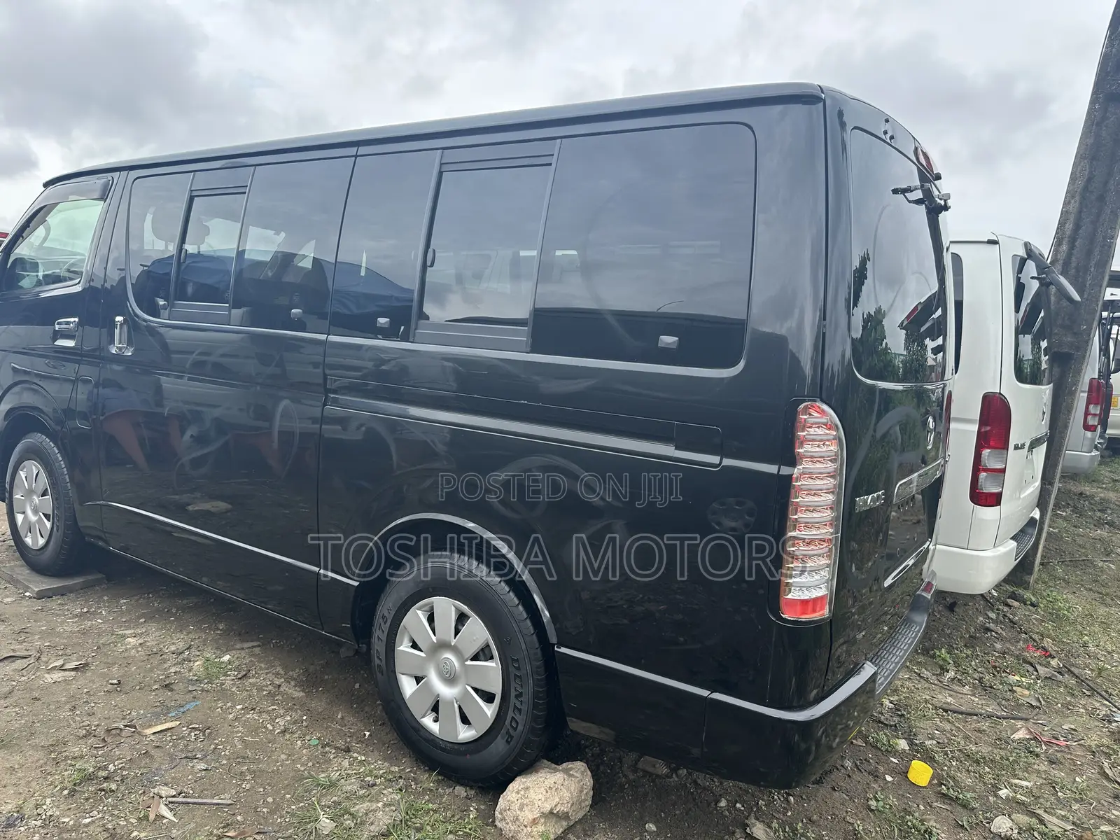 Toyota HiAce 2015 Black
