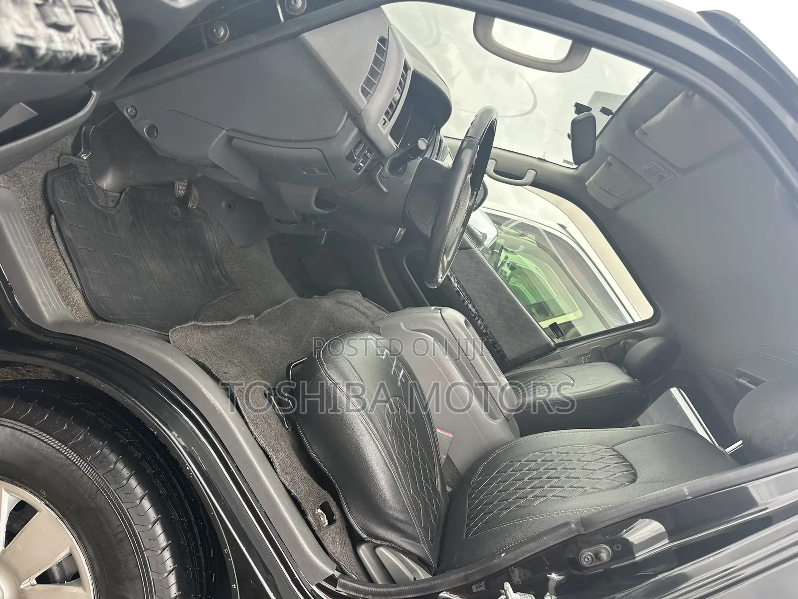 Toyota HiAce 2015 Black
