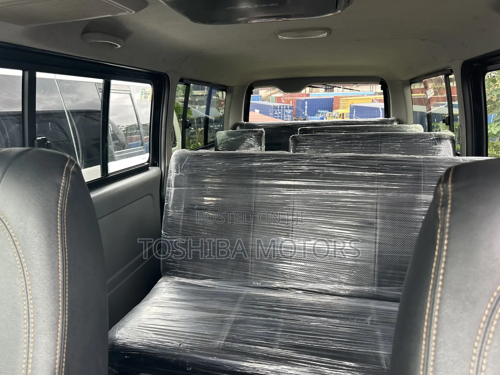 Toyota HiAce 2015 Black
