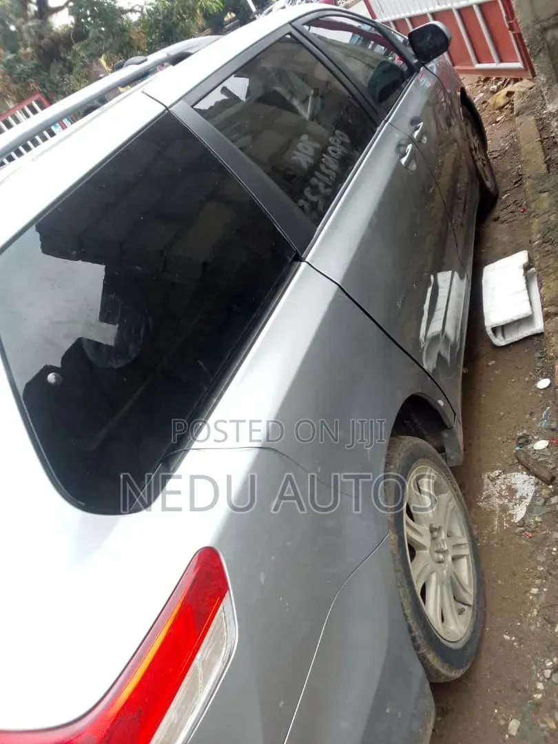 Toyota Sienna 2012 Silver