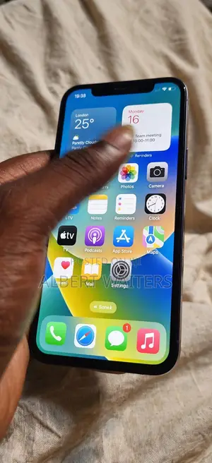 Apple iPhone X 64 GB White