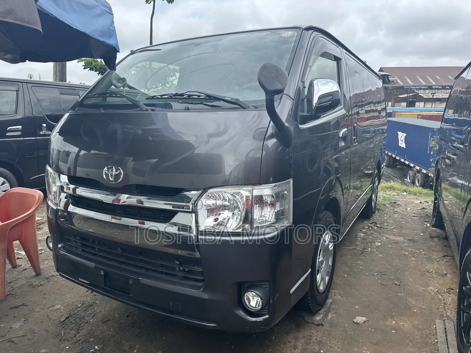 Toyota HiAce 2015 Black