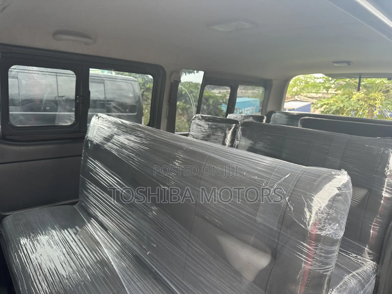 Toyota HiAce 2015 Black