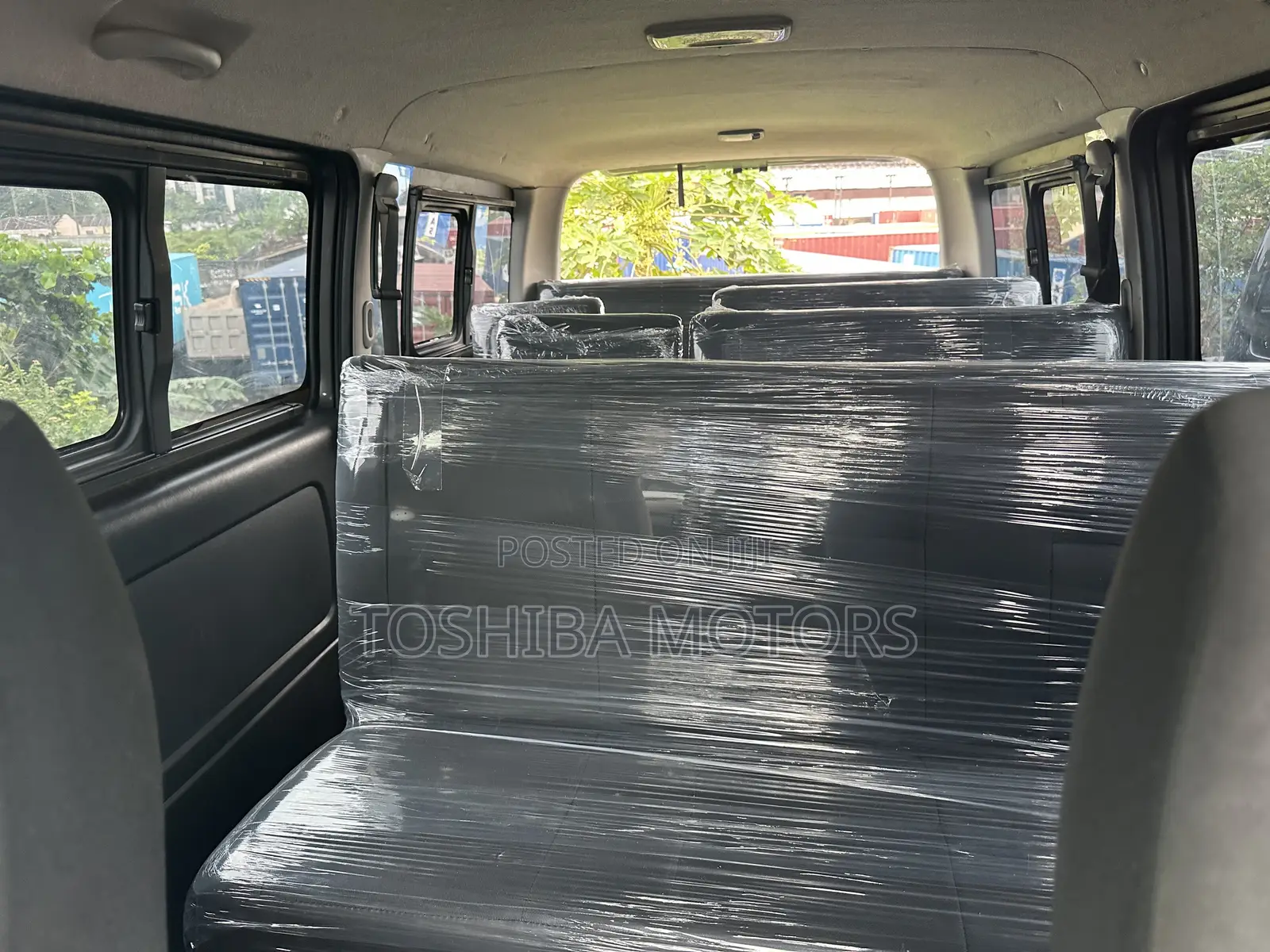 Toyota HiAce 2015 Black