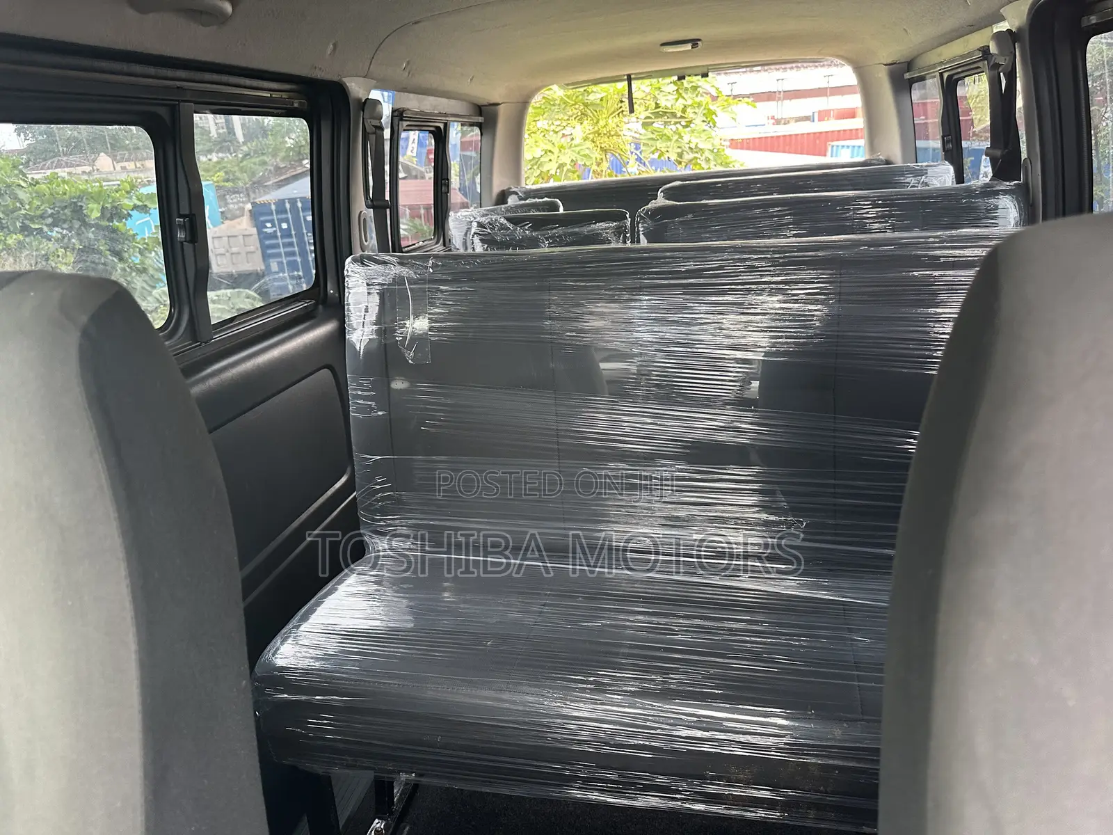 Toyota HiAce 2015 Black