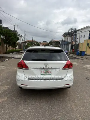 Toyota Venza V6 AWD 2010 White