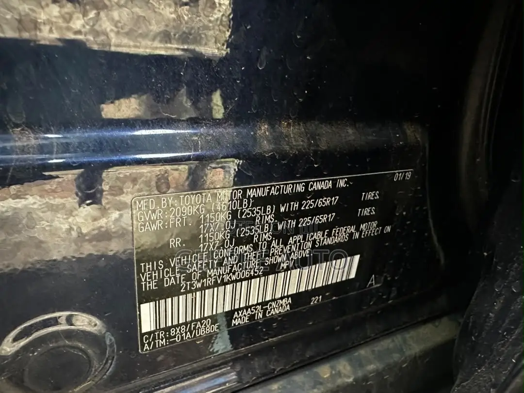 Toyota RAV4 XLE AWD 2019 Blue