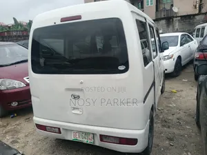Daihatsu Hijet 2004 White
