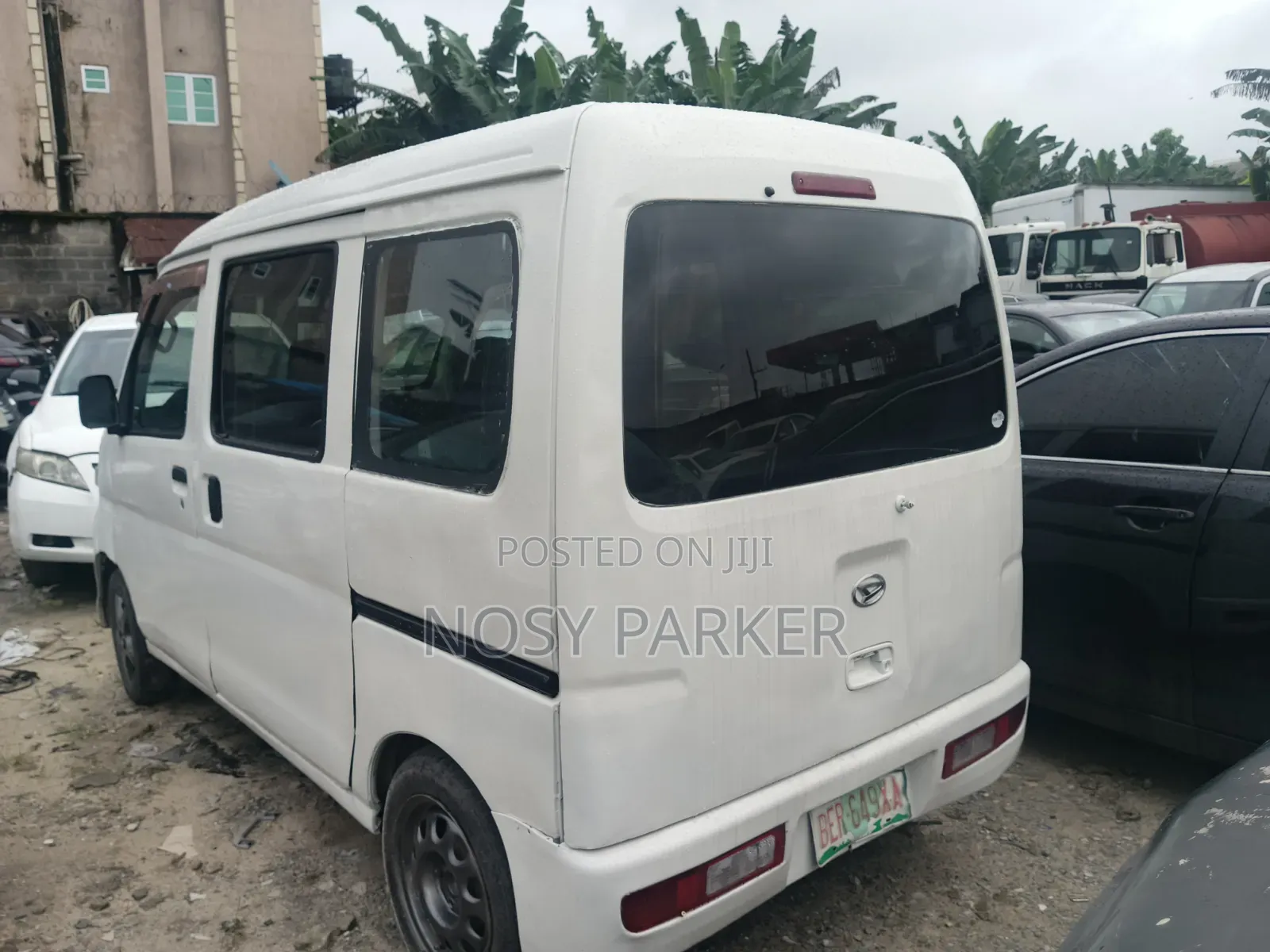Daihatsu Hijet 2004 White