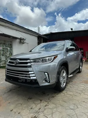 Toyota Highlander XLE V6 4x2 (3.5L 6cyl 6A) 2016 Silver