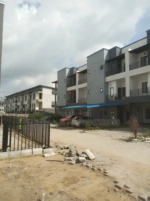 4bdrm Duplex in Tangerine Exquisite, Life Camp for sale