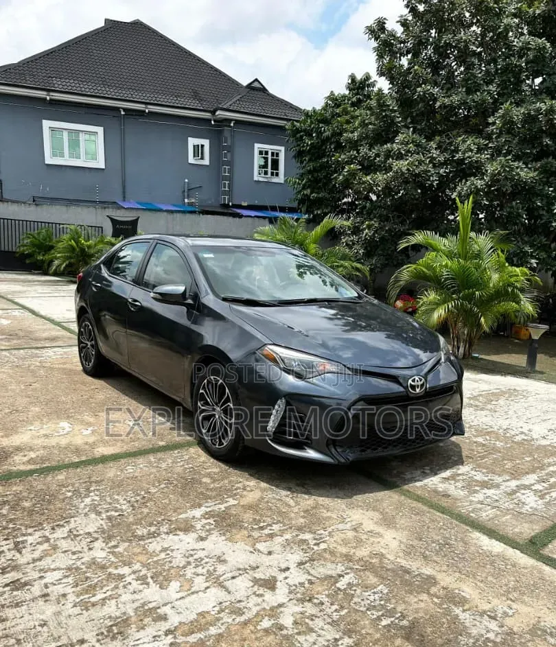 Toyota Corolla 2016 Black